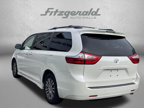 2018 Toyota Sienna XLE