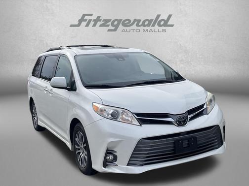 2018 Toyota Sienna XLE