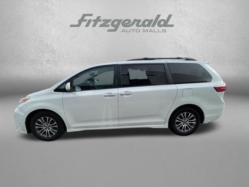 2018 Toyota Sienna XLE