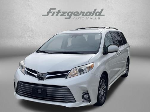 2018 Toyota Sienna XLE