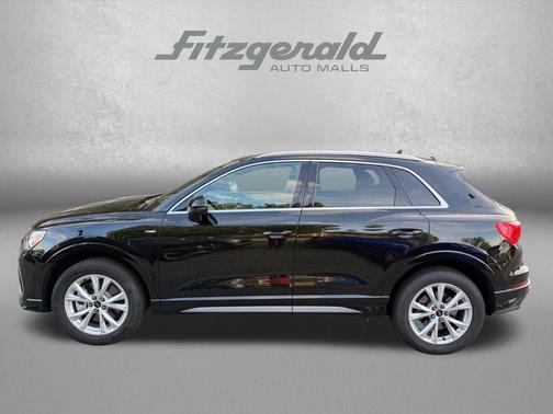 Mythos Black Metallic 2025 Audi Q3 Premium 45 TFSI S line quattro Tiptronic