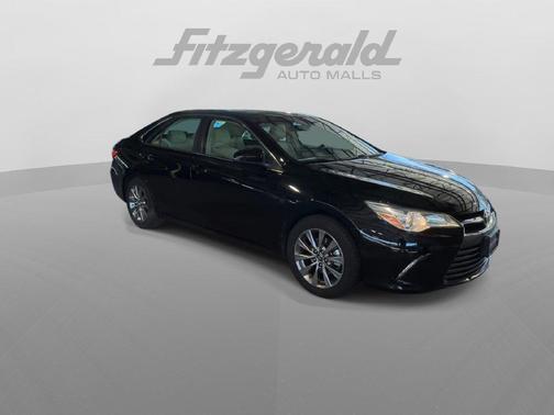 Midnight Black Metallic 2016 Toyota Camry XLE