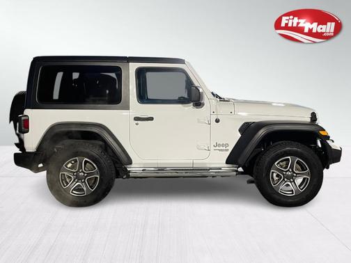 Photo 5 of 51 of 2021 Jeep Wrangler Sport