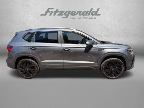 Platinum Gray Metallic 2024 Volkswagen Taos 1.5T SEL