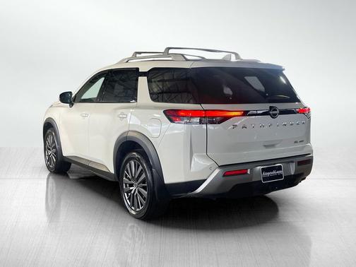 2024 Nissan Pathfinder SL 4WD