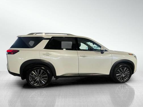 2024 Nissan Pathfinder SL 4WD