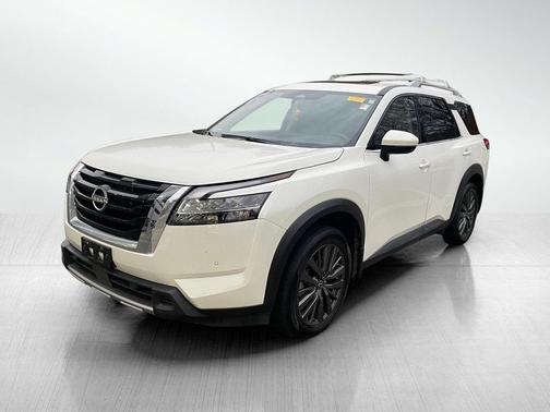 2024 Nissan Pathfinder SL 4WD