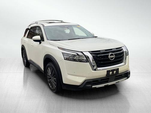 2024 Nissan Pathfinder SL 4WD
