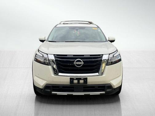 2024 Nissan Pathfinder SL 4WD