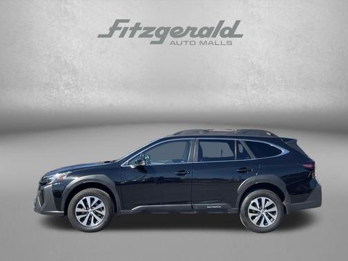 Crystal Black Silica 2023 Subaru Outback Premium