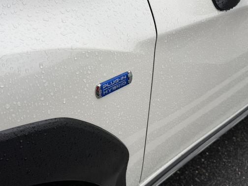 Crystal White Pearl 2021 Subaru Crosstrek Hybrid Base