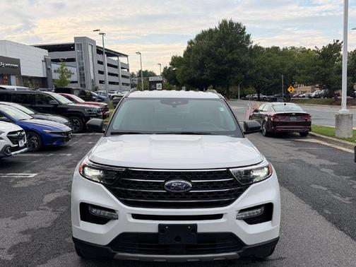 Star White Metallic Tri-Coat 2023 Ford Explorer XLT