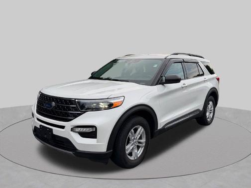 Star White Metallic Tri-Coat 2023 Ford Explorer XLT