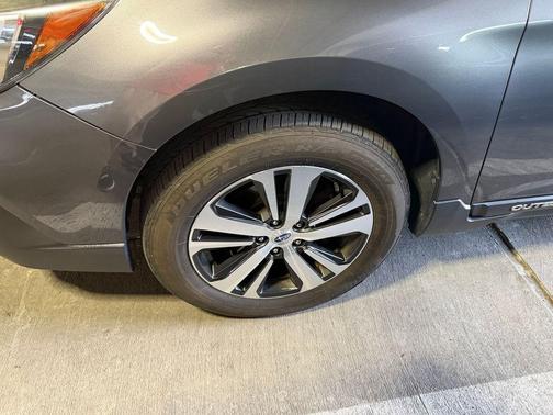 Magnetite Gray Metallic 2019 Subaru Outback 3.6R Limited