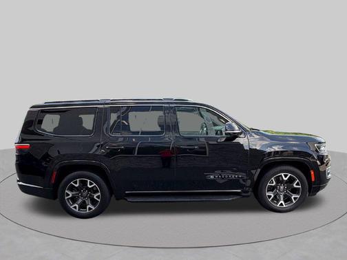 Diamond Black Crystal Pearlcoat 2024 Jeep Wagoneer Series III 4x4