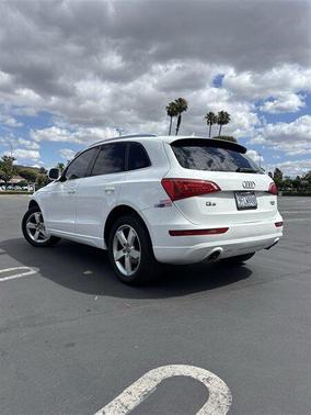 Glacier White Metallic 2012 Audi Q5 2.0T Premium Plus