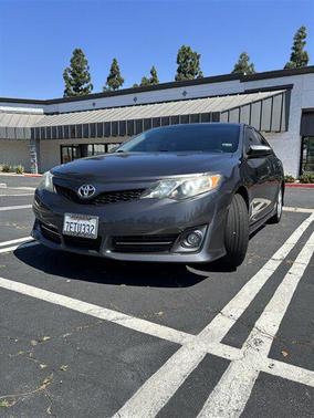 Magnetic Gray Metallic 2014 Toyota Camry SE