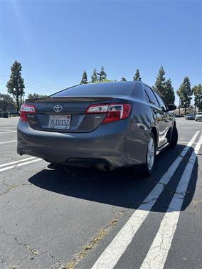 Magnetic Gray Metallic 2014 Toyota Camry SE