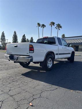 Natural White 2000 Toyota Tundra SR5