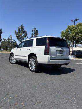 Crystal White Tricoat 2017 Cadillac Escalade Platinum