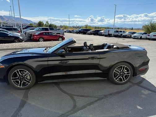 2022 Ford Mustang ECOBOOST PREMIUM