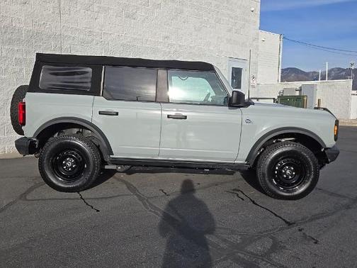 2021 Ford Bronco BLACK DIAMOND