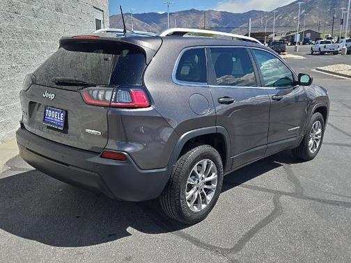 Granite Crystal Clearcoat Metallic 2021 Jeep Cherokee LATITUDE PLUS