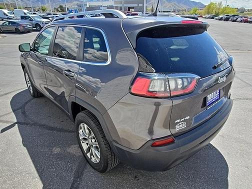 Granite Crystal Clearcoat Metallic 2021 Jeep Cherokee LATITUDE PLUS