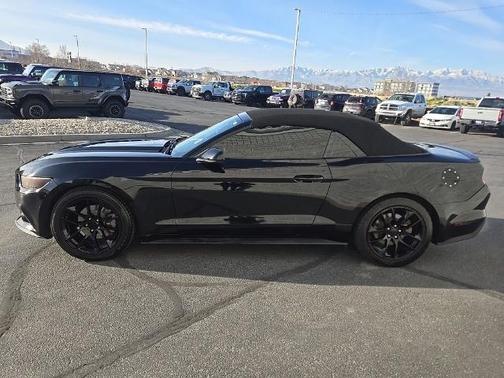 2017 Ford Mustang ECOBOOST PREMIUM