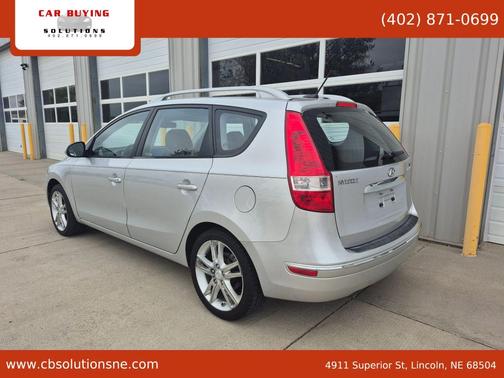 Silver 2011 Hyundai Elantra Touring SE