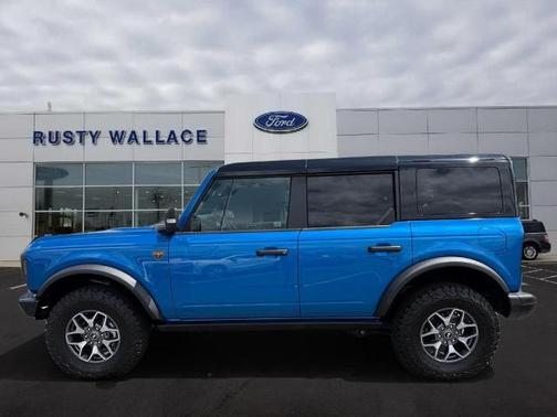 VELOCITY BLUE METALLIC 2025 Ford Bronco BADLANDS