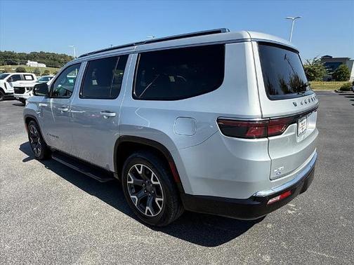 Silver 2024 Jeep Wagoneer SERIES III