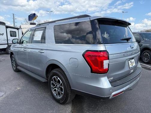 ICONIC SILVER METALLIC 2024 Ford Expedition XLT