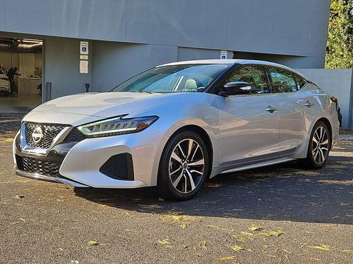 2023 Nissan Maxima SV