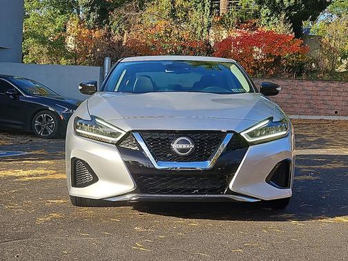 2023 Nissan Maxima SV