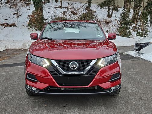2022 Nissan Rogue Sport SV