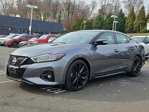 2023 Nissan Maxima SR