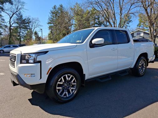 2022 Nissan Frontier SV