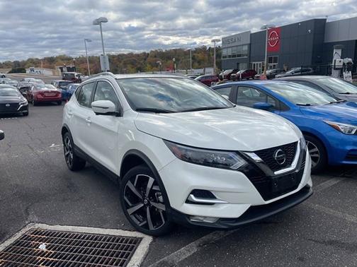 2022 Nissan Rogue Sport SL
