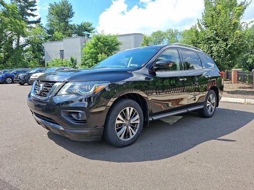 2020 Nissan Pathfinder SV