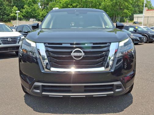 2023 Nissan Pathfinder S