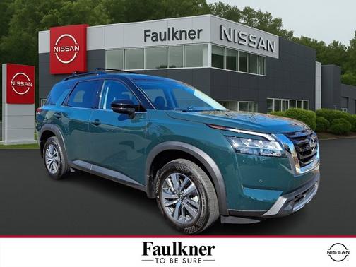 2024 Nissan Pathfinder SL