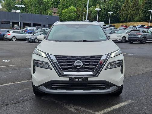 White 2023 Nissan Rogue SV