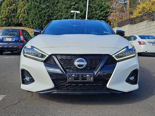 2023 Nissan Maxima SR