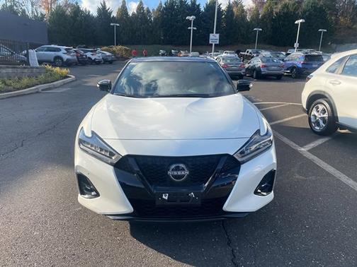 2023 Nissan Maxima SR