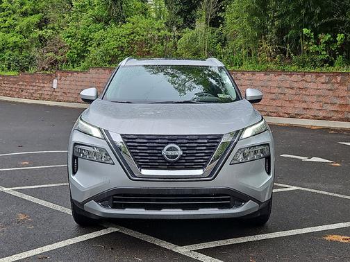 Brilliant Silver Metallic 2023 Nissan Rogue SV
