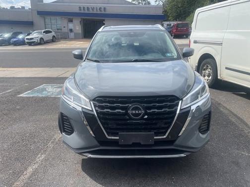 2022 Nissan Kicks SV