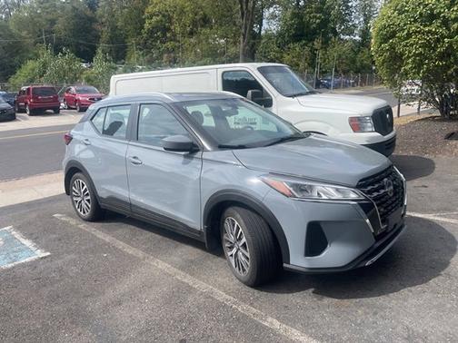 2022 Nissan Kicks SV