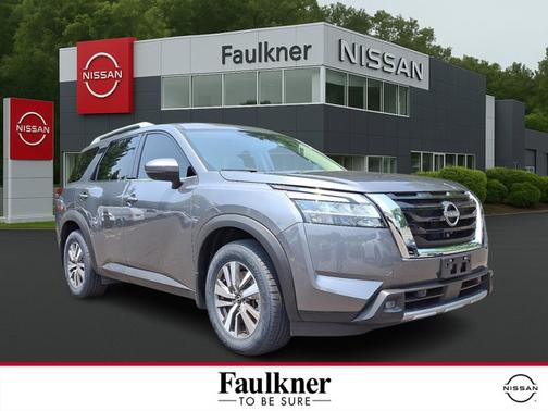 2022 Nissan Pathfinder SL