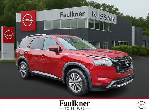 2023 Nissan Pathfinder SL